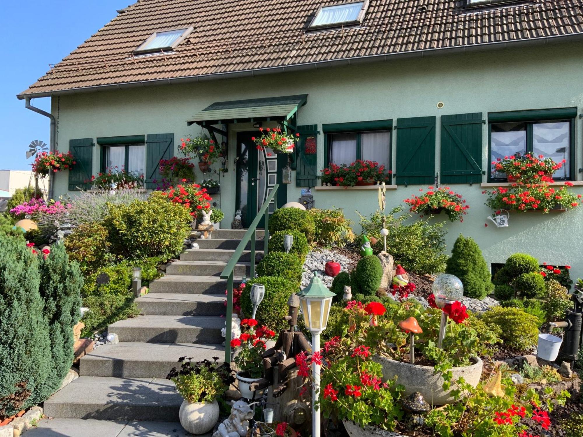 Le Nid Fleuri De Cravanche Exteriér fotografie